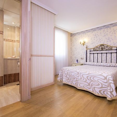 Hotel Julia Aranda de Duero Exteriér fotografie