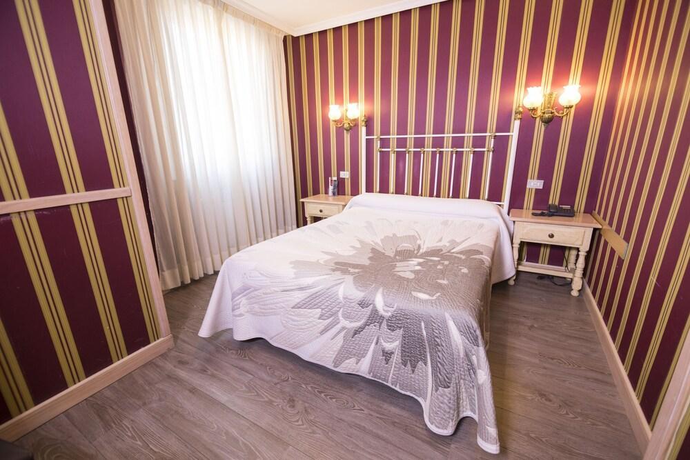 Hotel Julia Aranda de Duero Exteriér fotografie