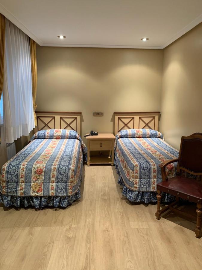 Hotel Julia Aranda de Duero Exteriér fotografie