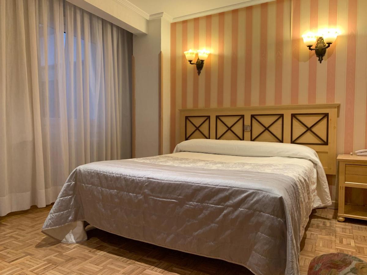 Hotel Julia Aranda de Duero Exteriér fotografie
