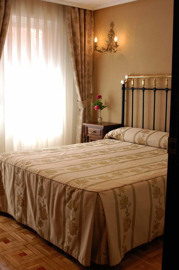 Hotel Julia Aranda de Duero Pokoj fotografie
