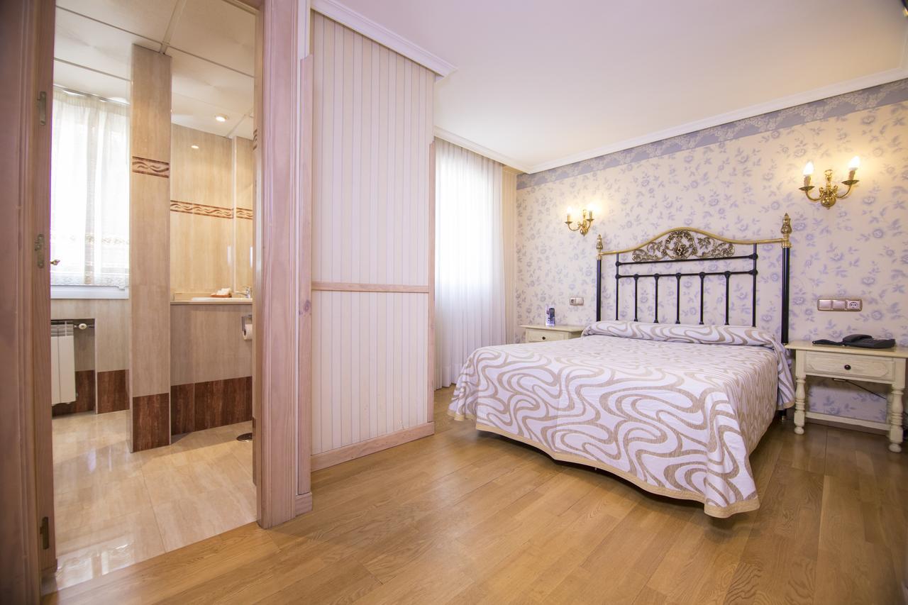 Hotel Julia Aranda de Duero Exteriér fotografie